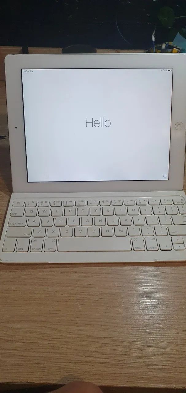 Ipad 4 Geração + Capa Teclado Logitech Bluetooth