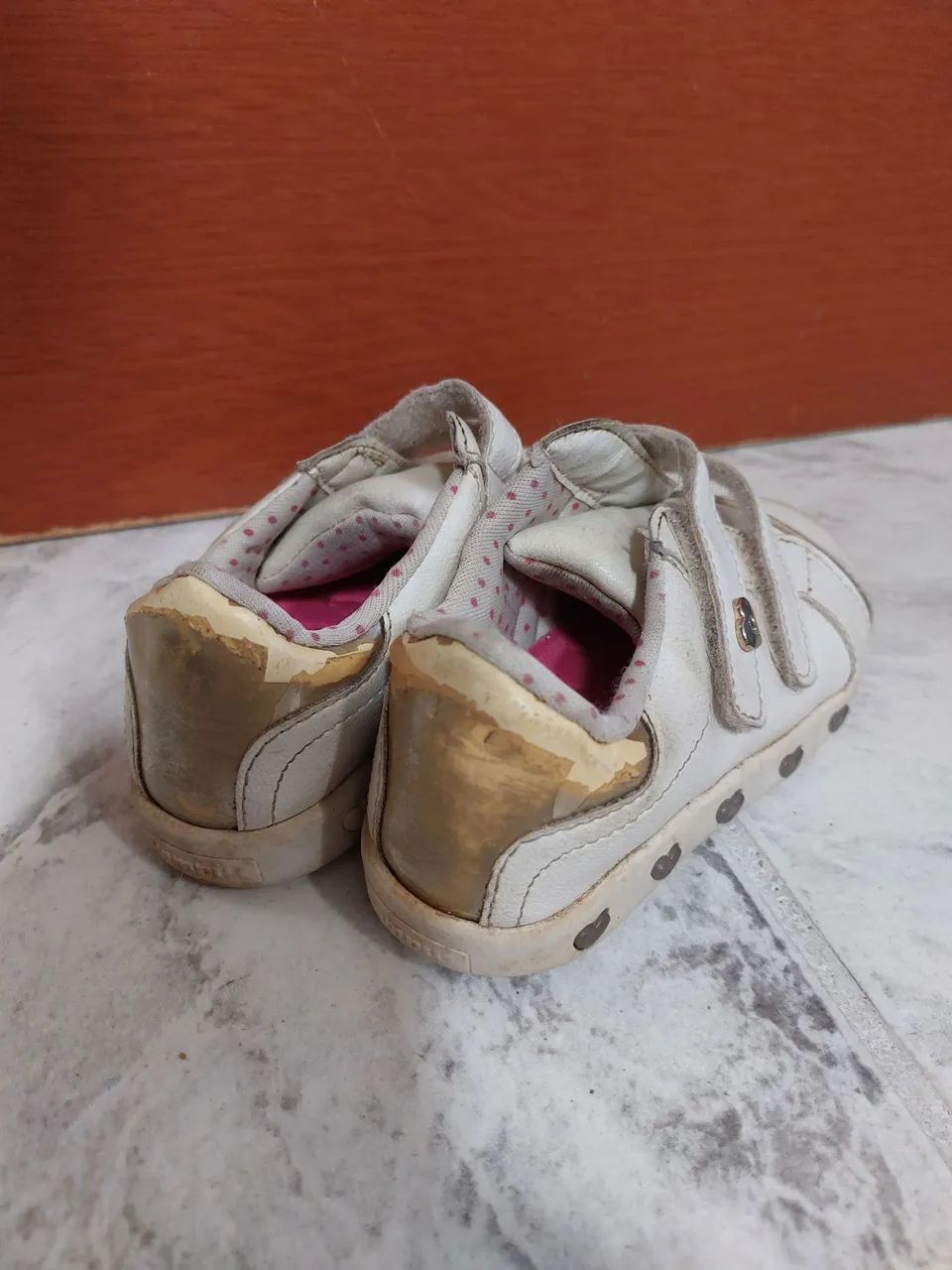 Tênis Infantil Branco com Velcro - TAMANHO 23 - Foto 3