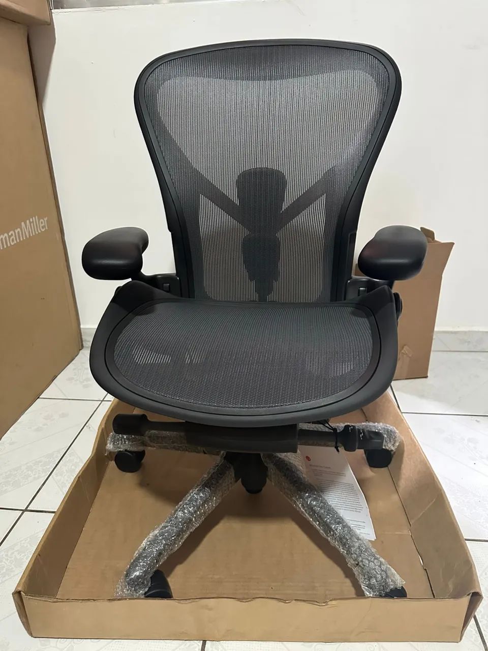 Cadeira de escritório Herman Miller New Aeron B Completa