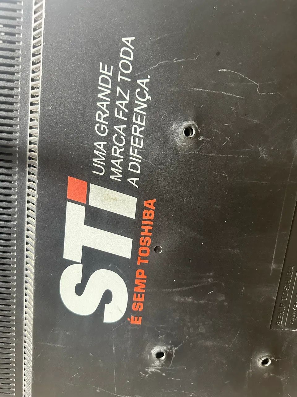 Tv STI mod LE3250(B)WDA quebrada não tenho controle nem base para peças  - Foto 5