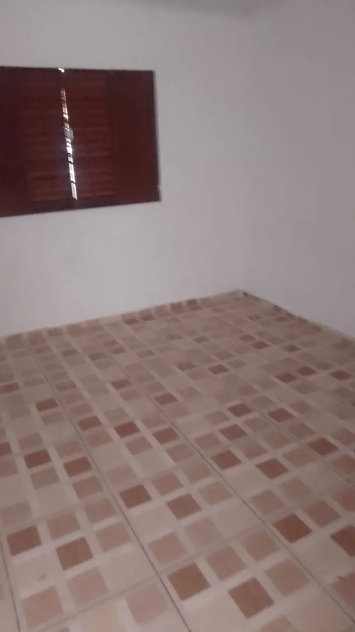Aluga-se 4 comodos 750,00 - Foto 3