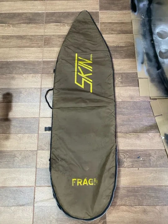 Capa para prancha de surf 6.0 vendo ou troco por capa atoalhada