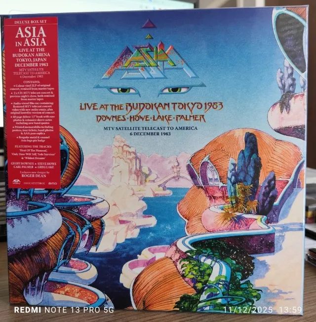 BOX LP Asia - Live At Budokan Tokyo 83 (2 LPs + 2 CDs + Blu-Ray) - Importado - Lacrado