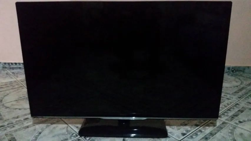 Tv Philips 3d Fhd 42pfl4908g/78 (com Defeito Na Tela) - Foto 5