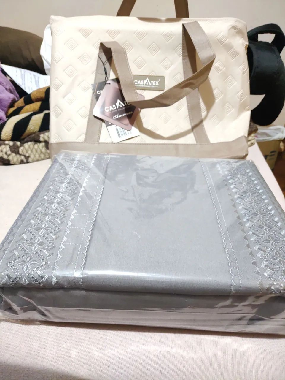 Kit de Lençóis casal Cinza Bordado Elegante - Foto 2