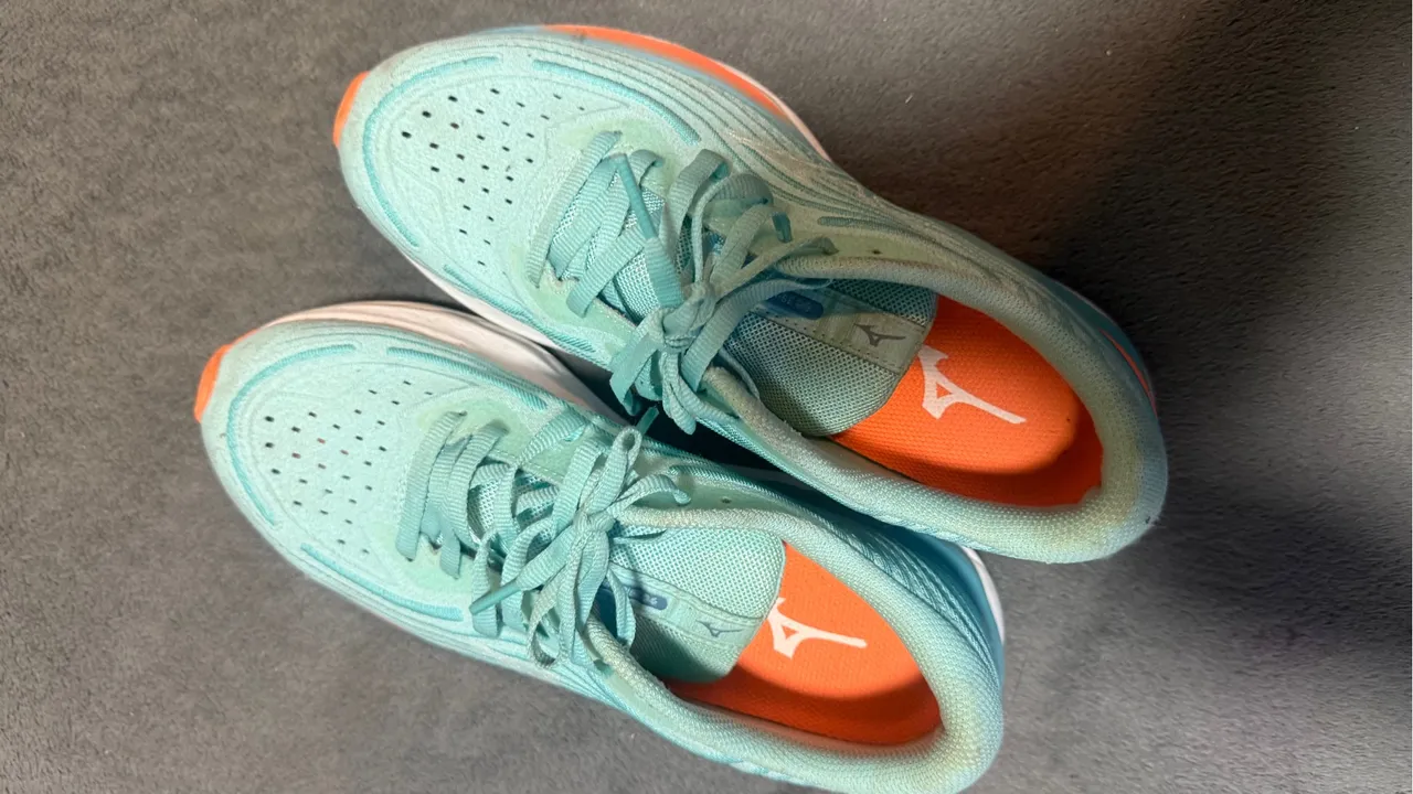 mizuno wave sky