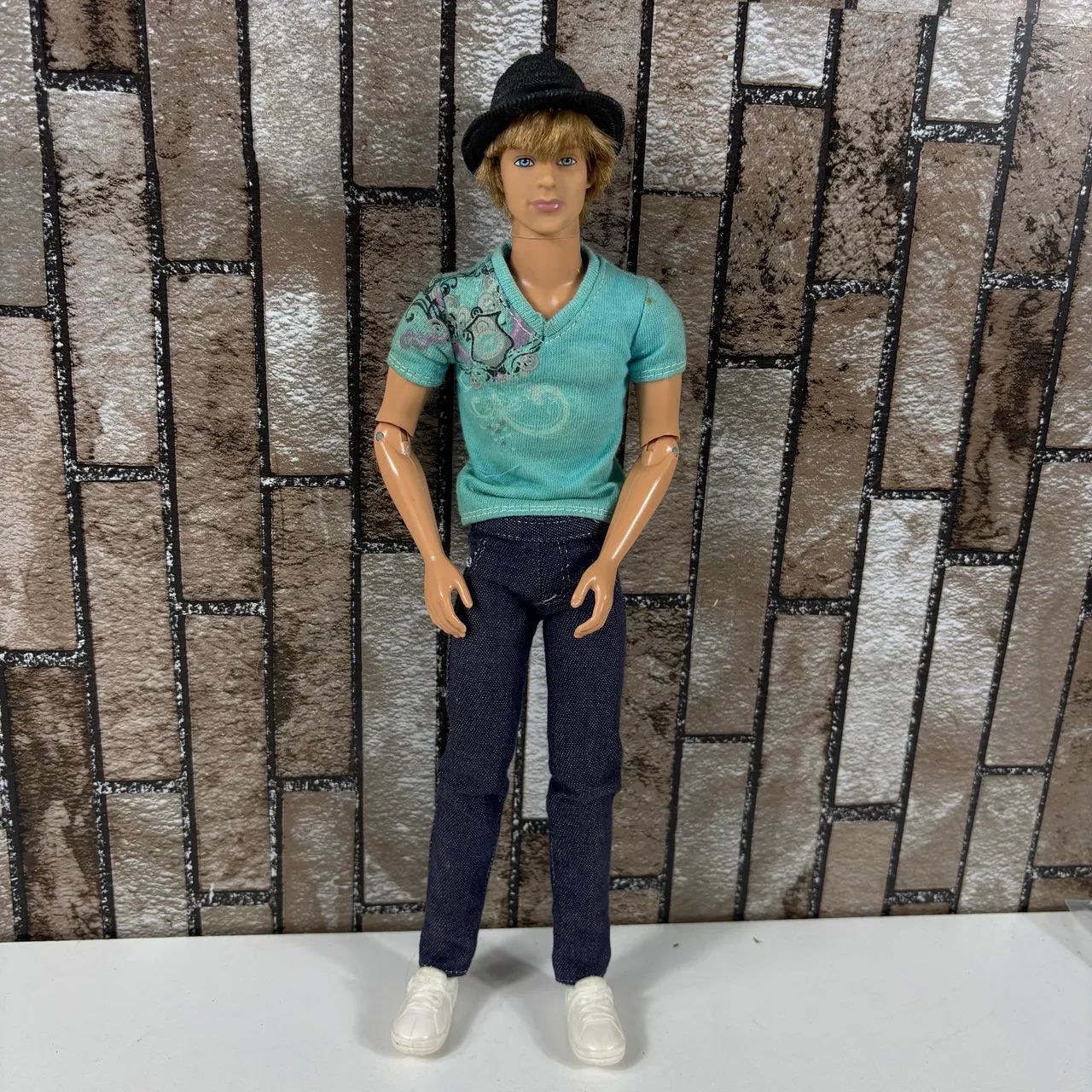 Boneco Ken Fashionista Hottie Articulado - Mattel 2009