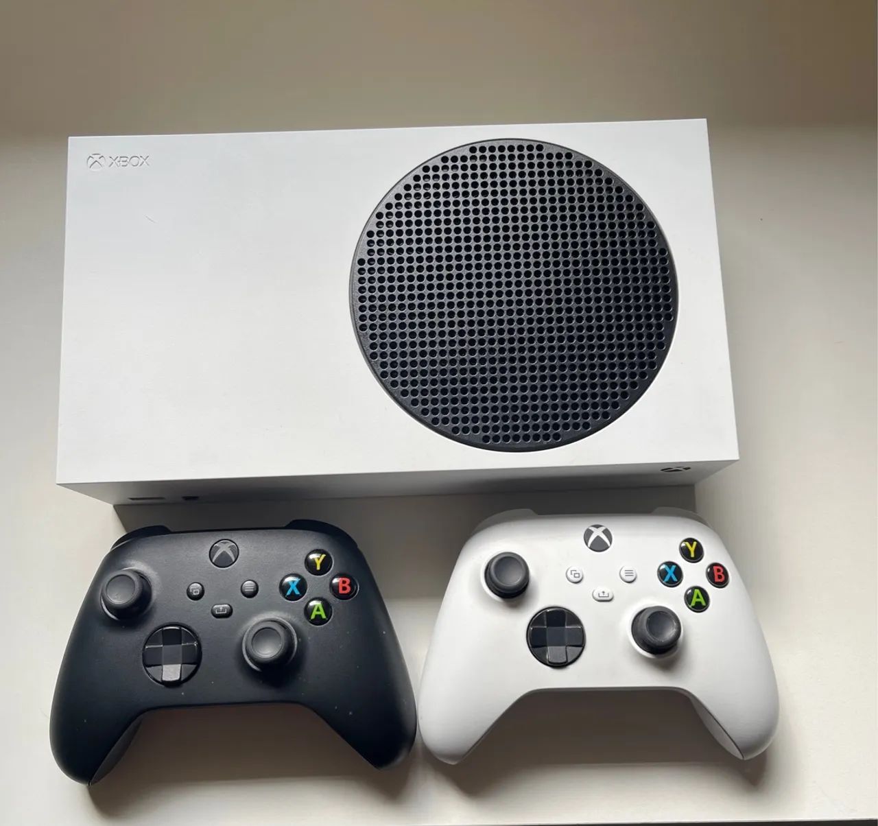 Xbox Series S - 2 controles 