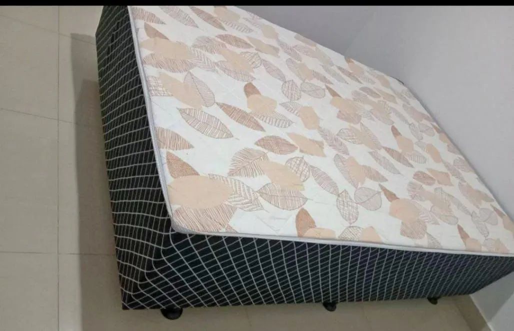 Cama Box casal com colchão 