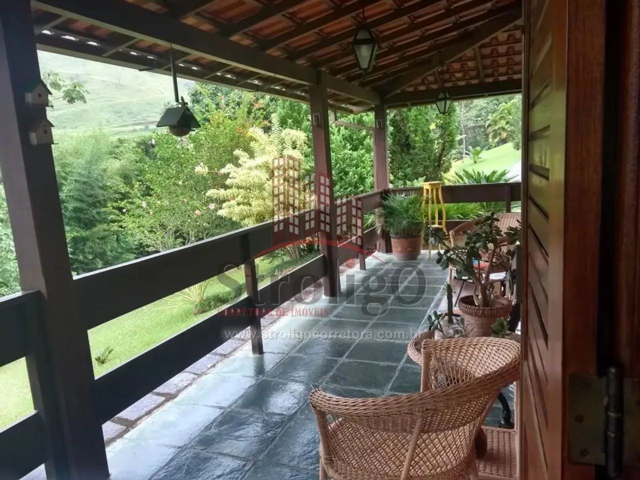 C494 Casa com estilo único, terreno medindo 7.250 m², a 8 km do Centro, Nova Friburgo-RJ - Foto 4