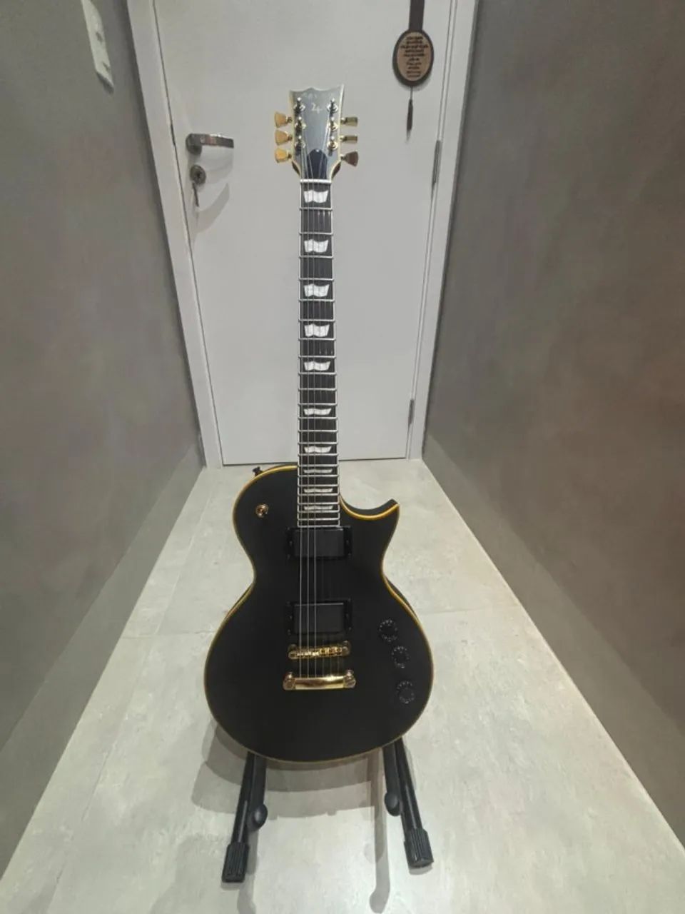 Guitarra Savage 4 Forza (Cópia ESP LTD EC1000)