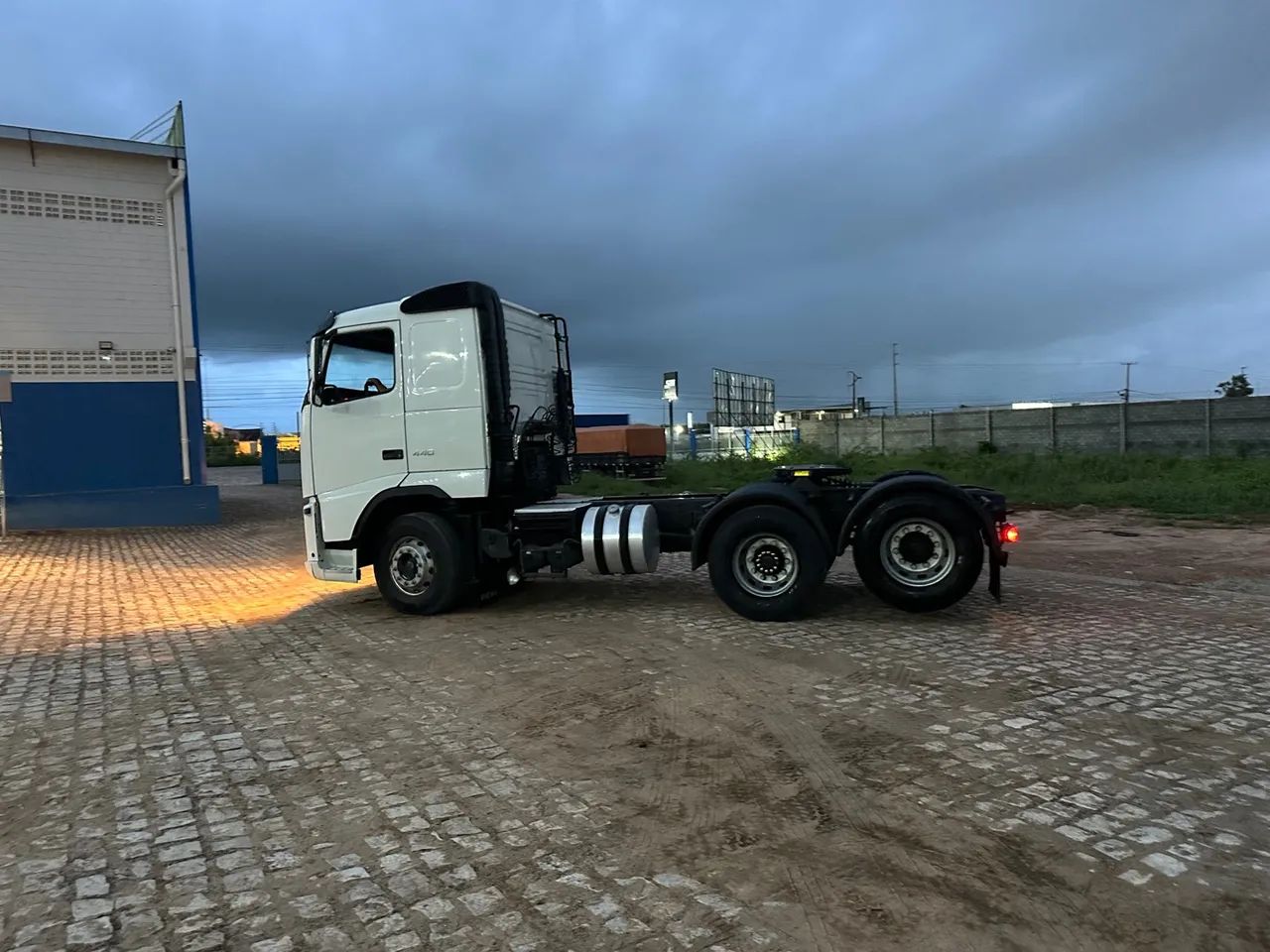 VOLVO FH 440 6x2 2010 