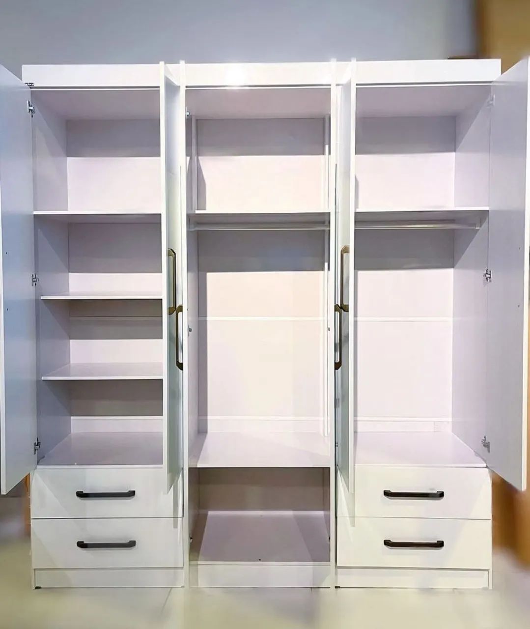 Guarda-Roupa 6 Portas com Espelho e Gavetas - Foto 2
