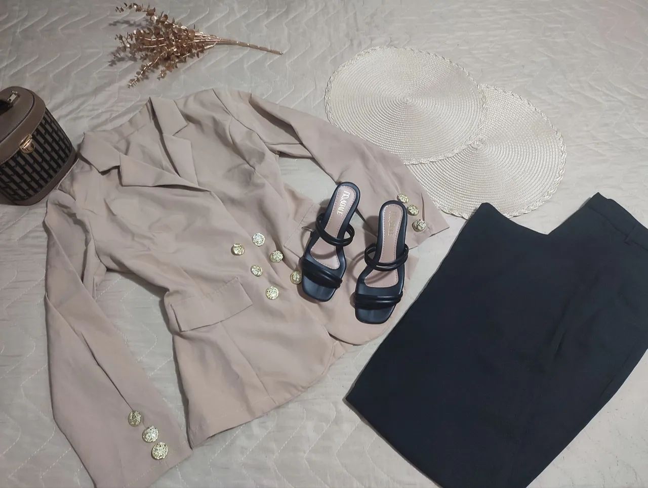 Blazer Feminino de Alfaiataria com botões - Foto 2