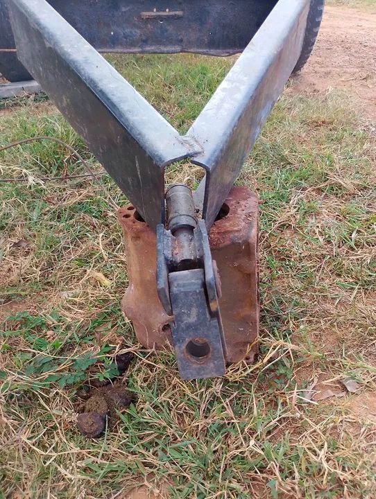 Carroçao para trator com eixo rolamento grande - Foto 2
