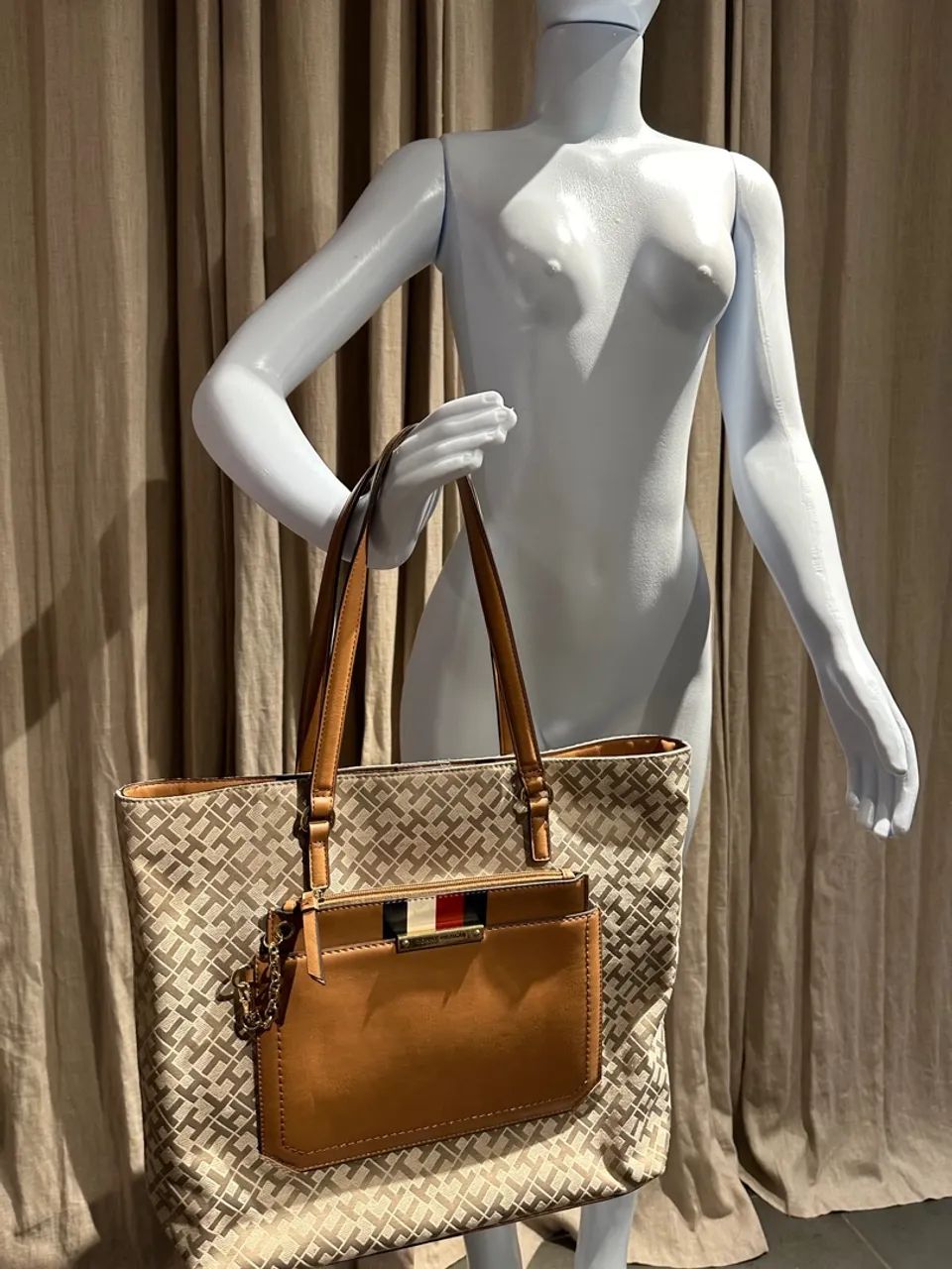 Bolsa Tommy Hilfiger Bege - Foto 5