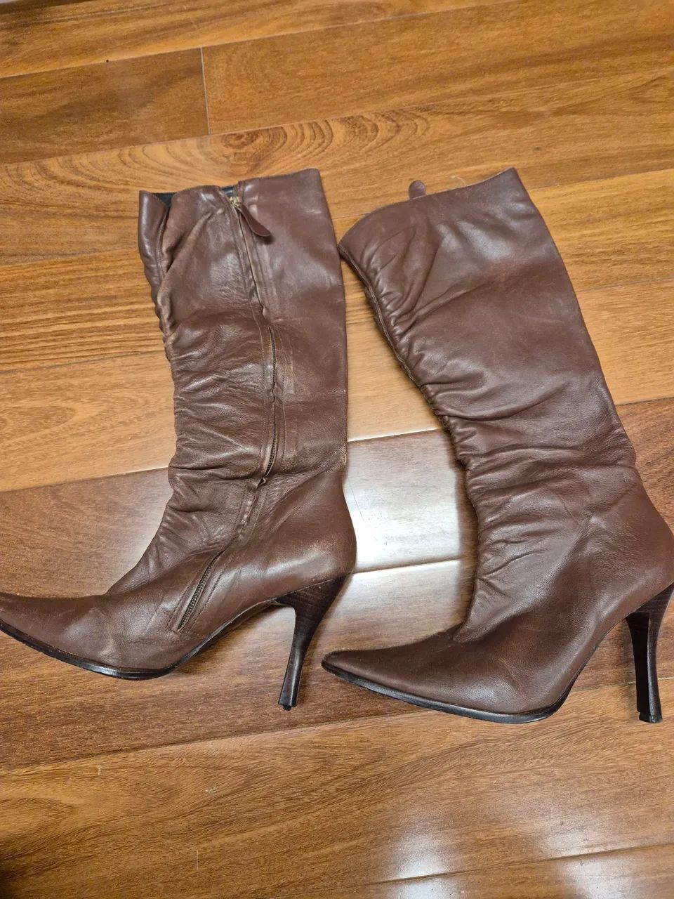 Botas de cano alto marrom - Foto 2