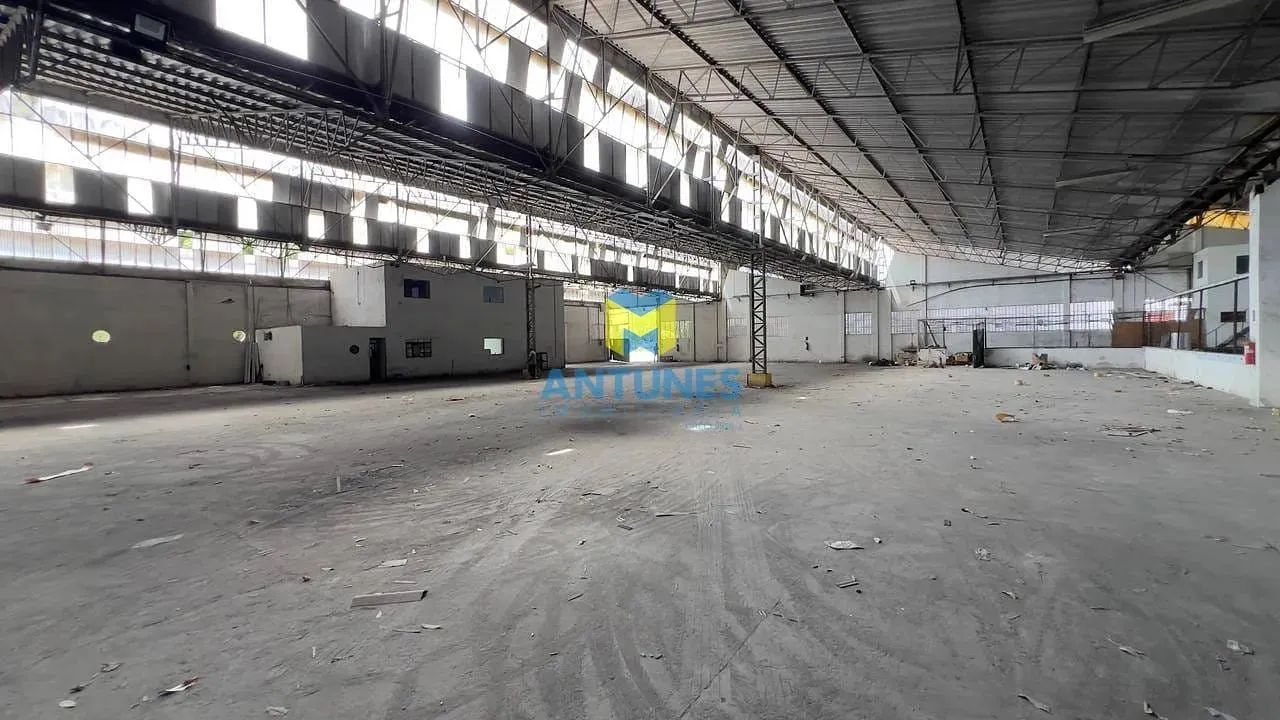 Alugue em condomínio galpão com 1.700m² em Prazeres, para Industria e Logistica