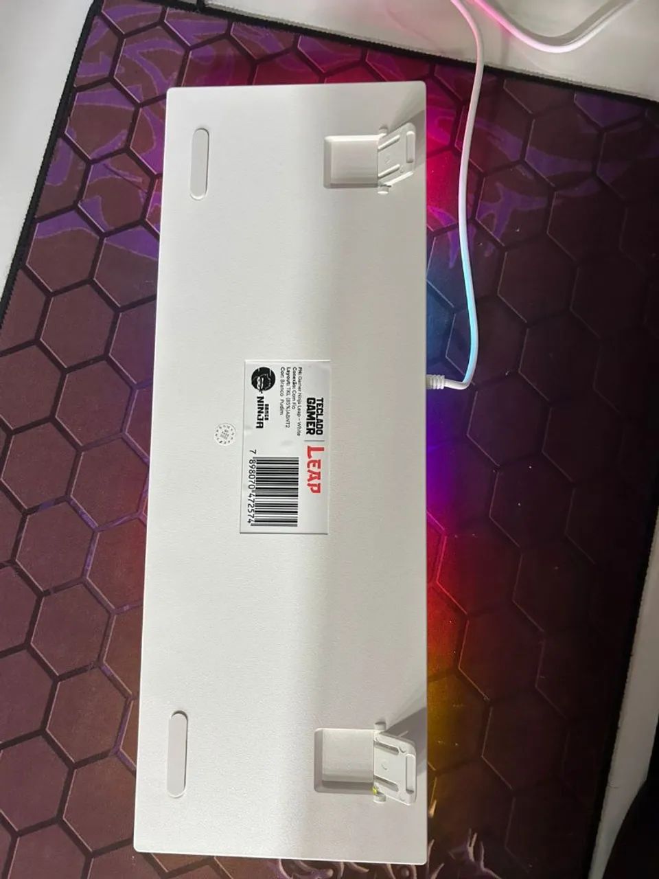 Teclado mecânico branco com LED RGB  - Foto 3