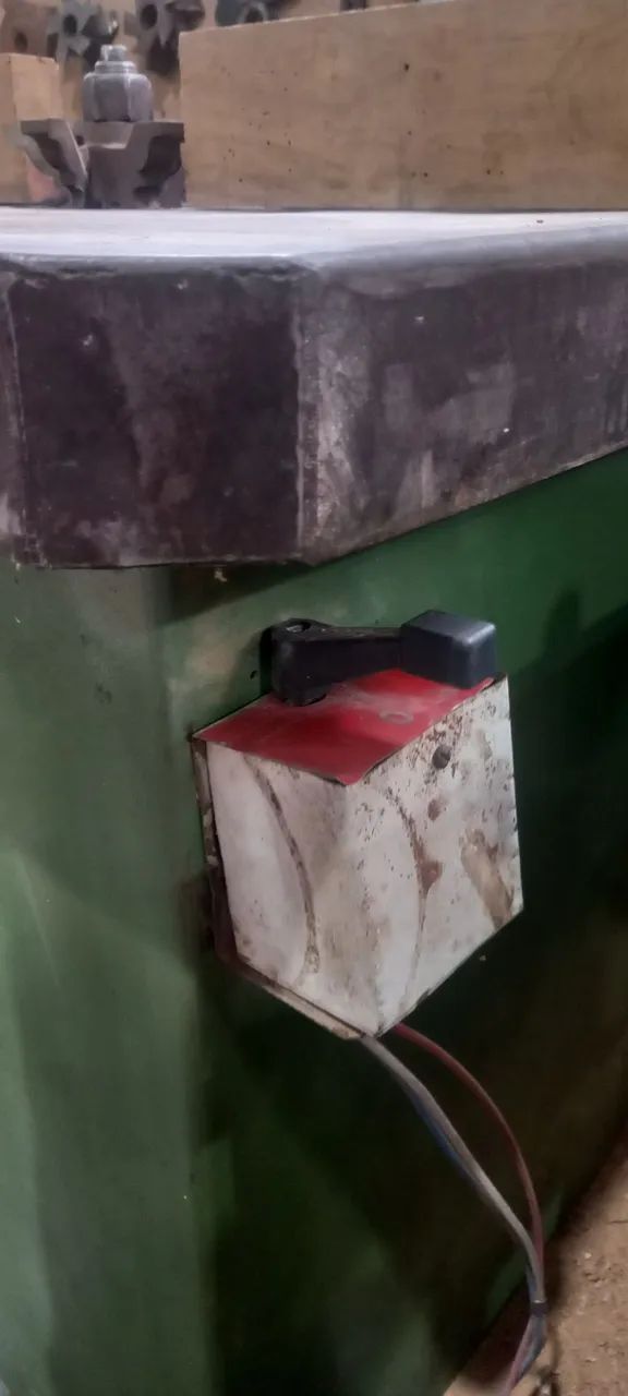 Tupia64840852525570124