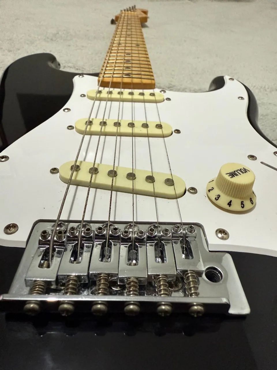 Guitarra SX Stratocaster Vintage Series - Pouco uso + Acessórios! - Foto 2