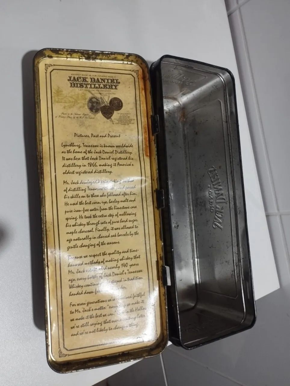Caixa lata Vintage JACK DANIEL`S Nº7 old Tenesse Whiskey - Foto 3
