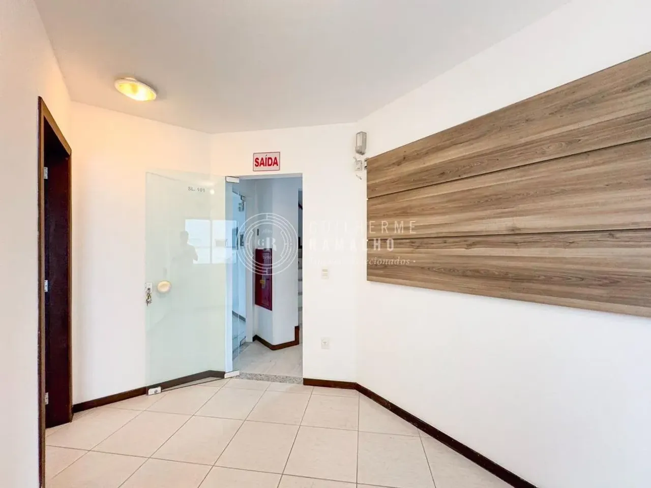 Sala comercial com 100m² à venda no Bairro das Nações em Balneário Camboriú/SC