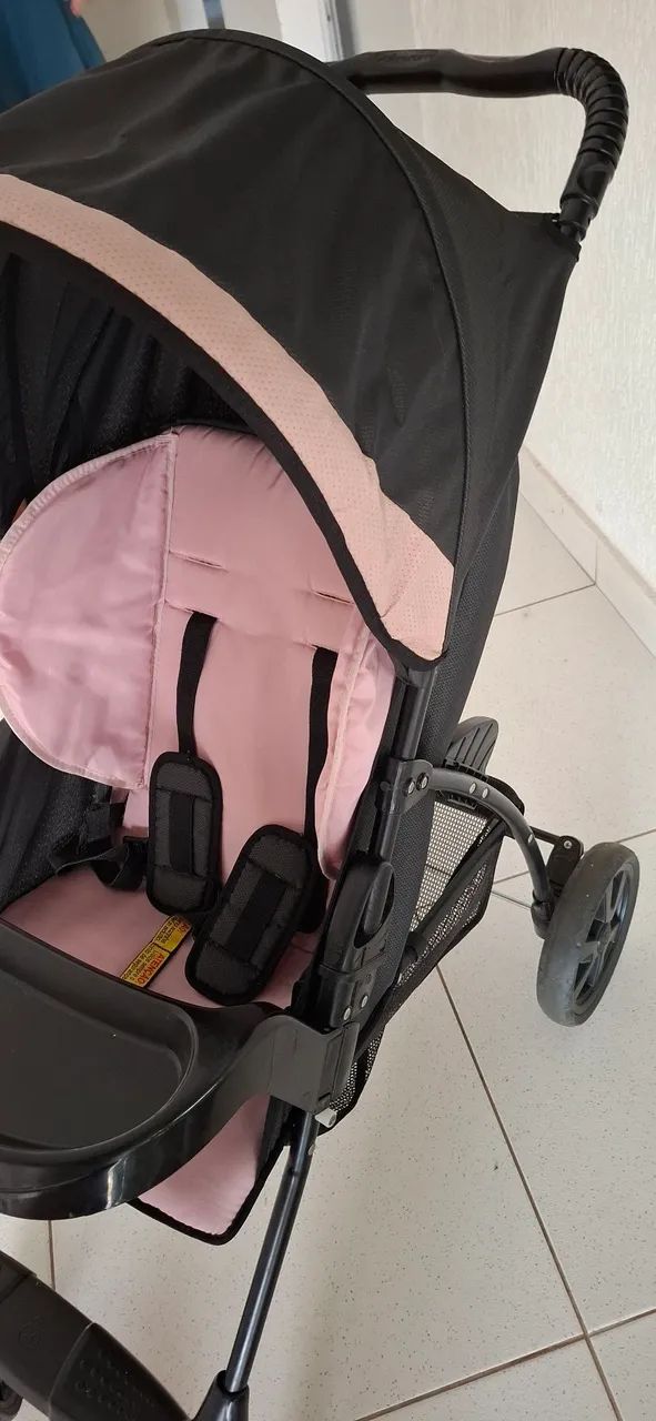 Carrinho de Bebê Golzerano - Preto e Rosa - Foto 2