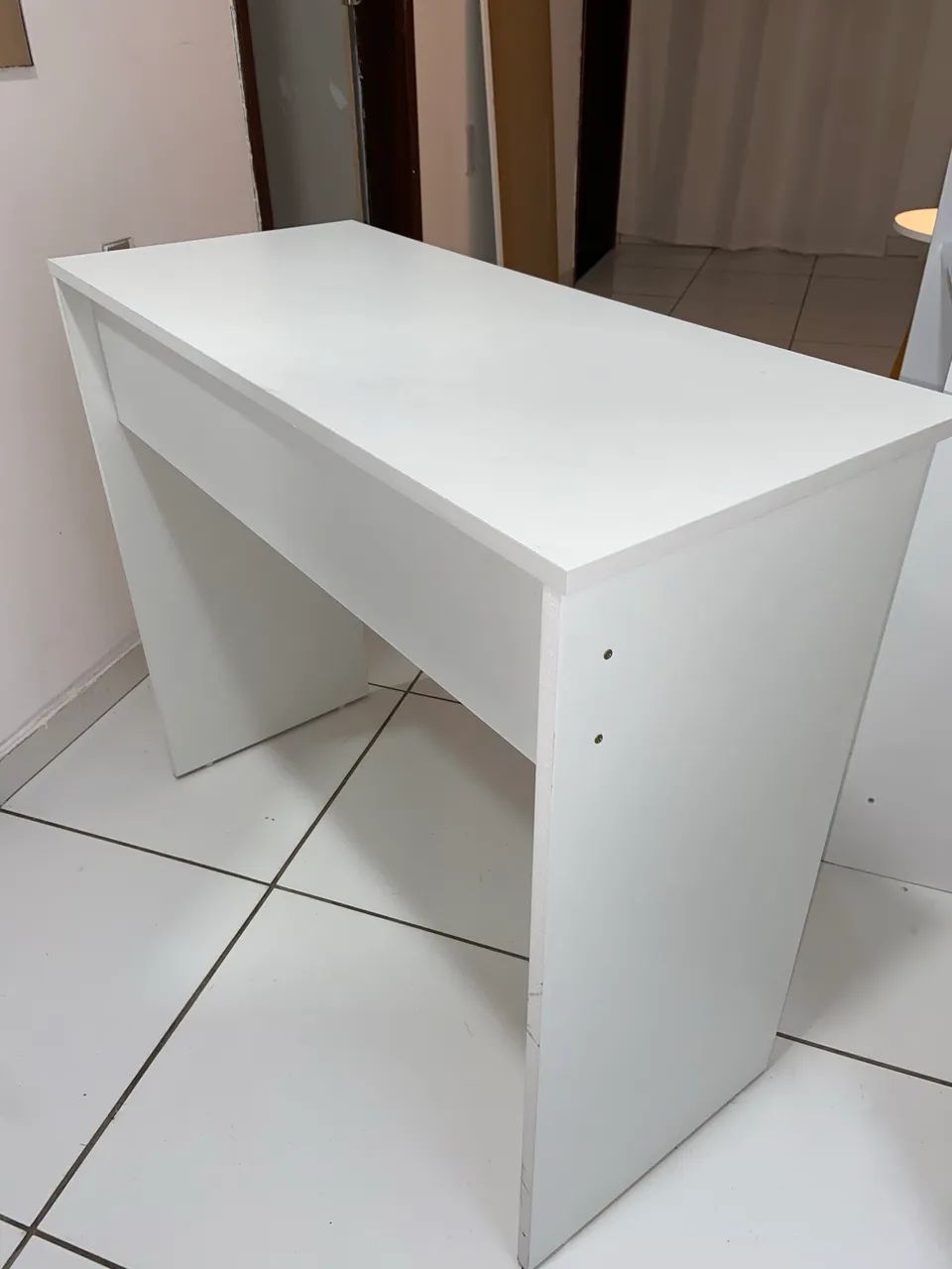 STUDY TABLE R$150