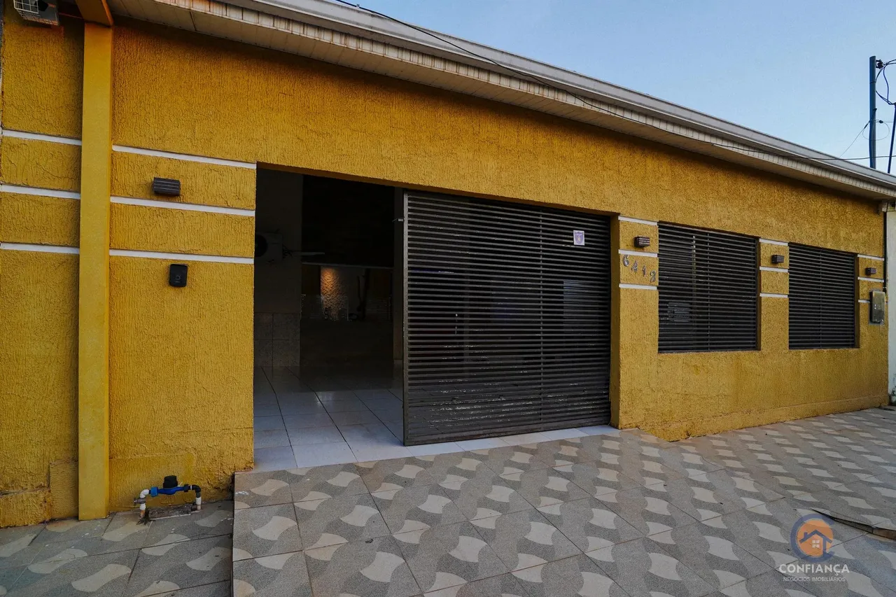 Casa no Bairro Aponiã com 75m², Com 3 Quartos Sendo 1 Suíte, Área de Lazer com Piscina Chu