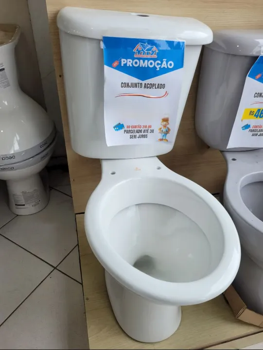 Conjunto de Vaso Sanitário Acoplado - Novo