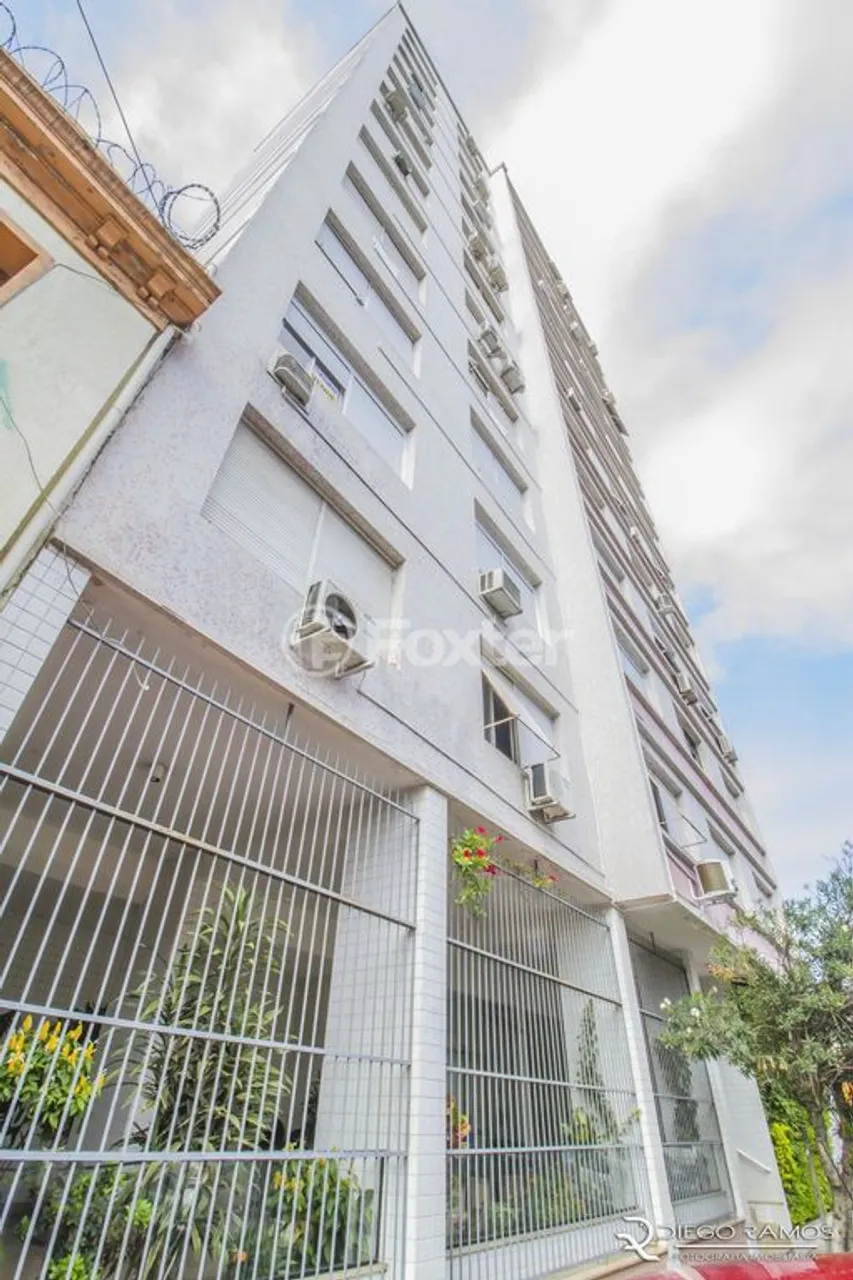Cidade Baixa, apto de 114 m2, 3 quartos, portaria 24hs.