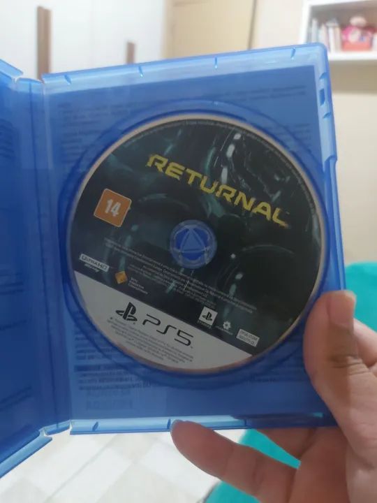 Ratchet clank em uma outra dimensão e returnal - Foto 4