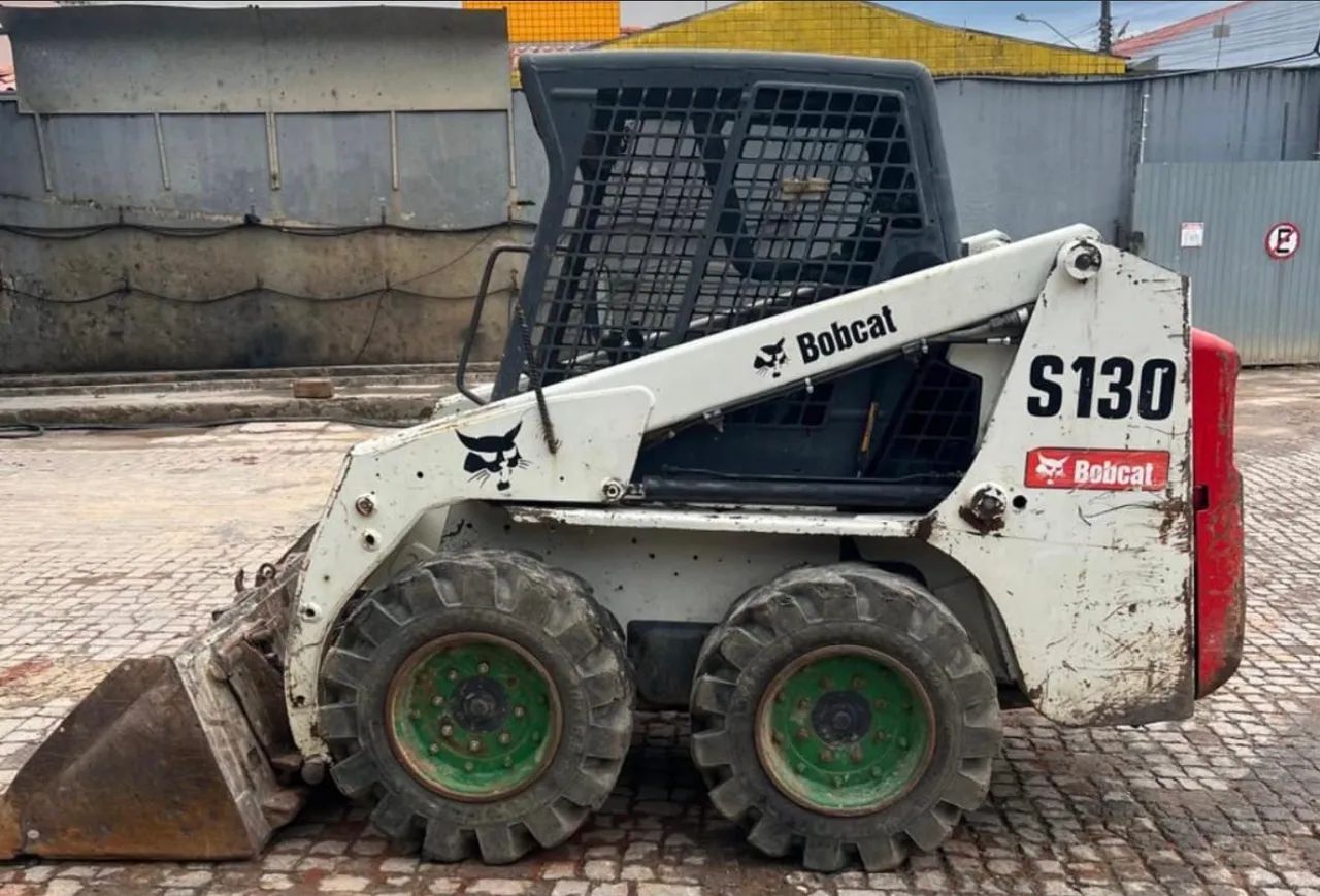 MINICARREGADEIRA BOBCAT S130 ÚNICO DONO