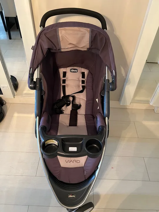 Kit carrinho Chicco com bebê conforto