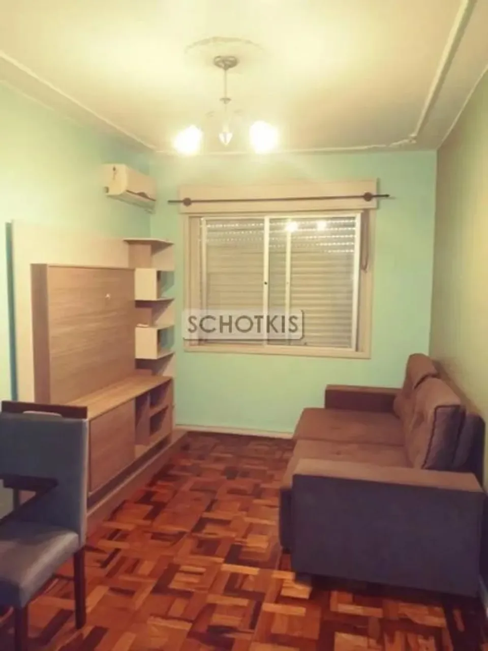 IMOBILIÁRIA SCHOTKIS VENDE AMPLO APARTAMENTO 01 DORMITÓRIO, ÚNICO NO BAIRRO, PRÉDIO REFORM