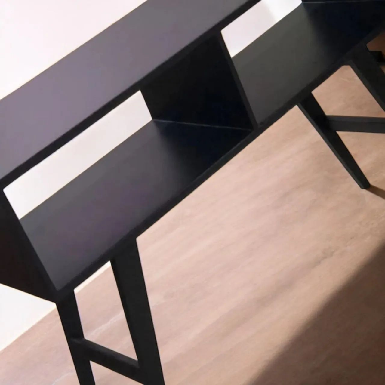 Rack de Parede Preto Moderno