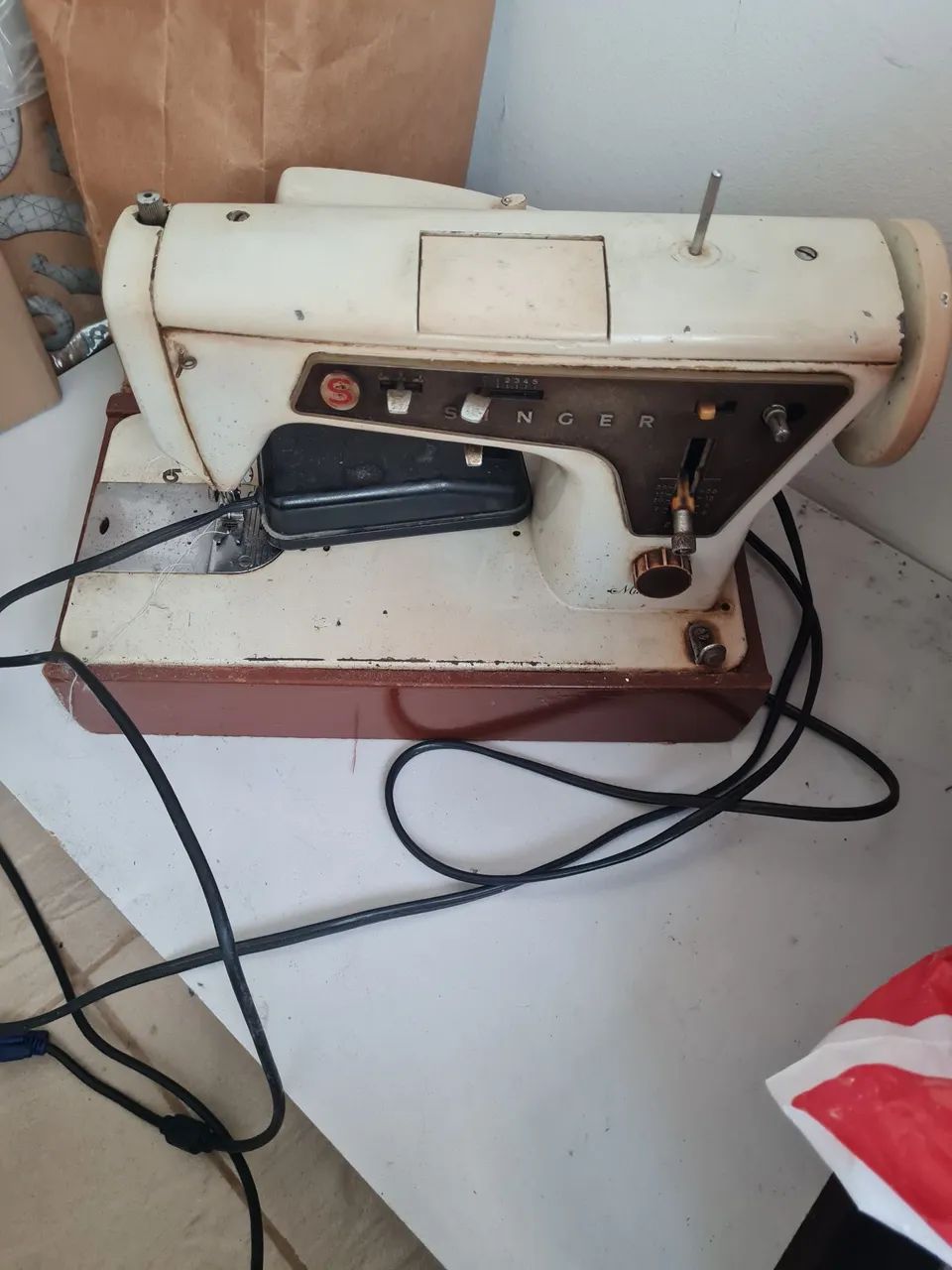Máquina de Costura Singer