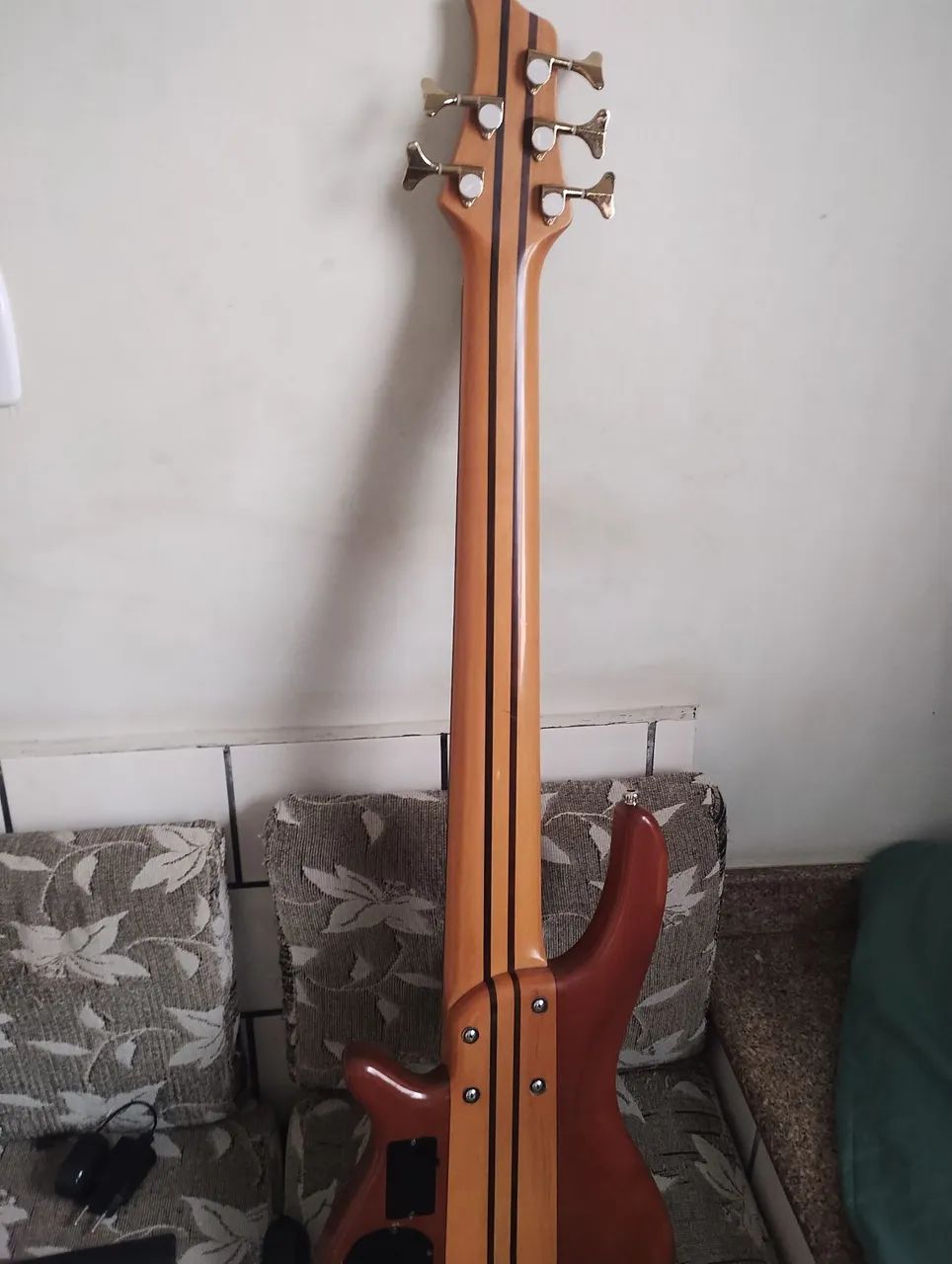 Contra baixo de 5 cordas Luthier  - Foto 3