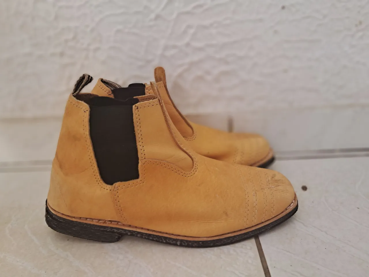 Bota de Couro Marca Pioneira