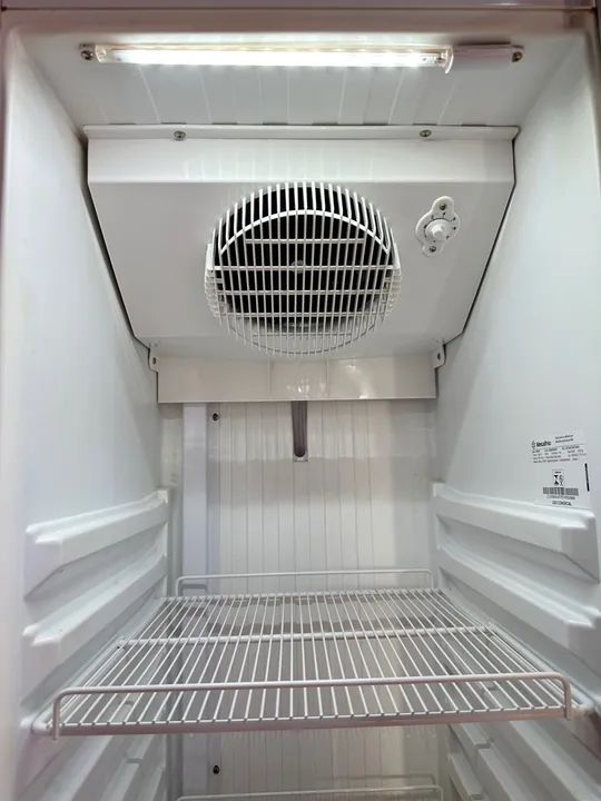 Visa cooler slim Metalfrio praticamente NOVO - Foto 3