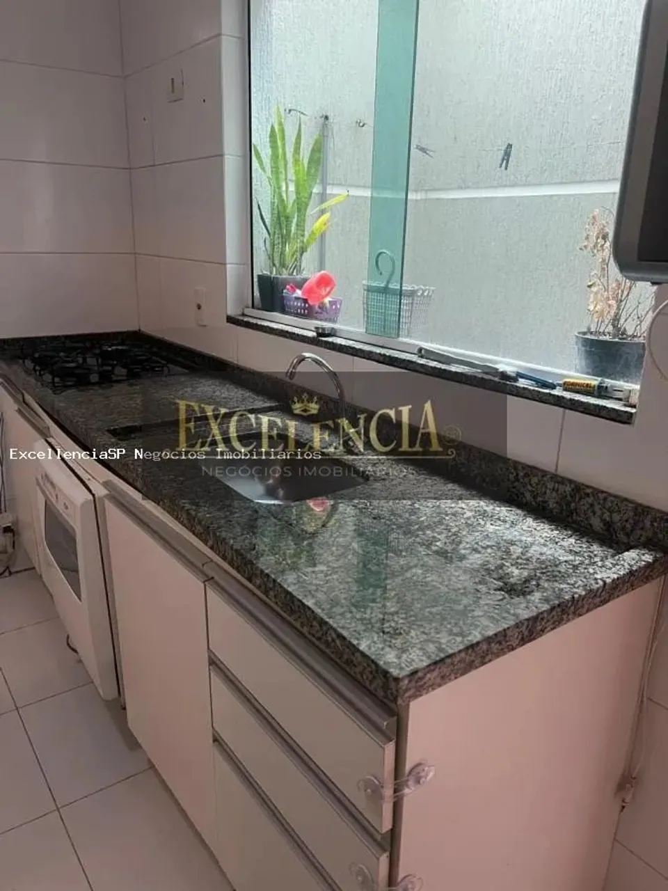 Sobrado para Locação em São Paulo, Vila Santa Terezinha (Zona Norte), 3 dormitórios, 2 suí