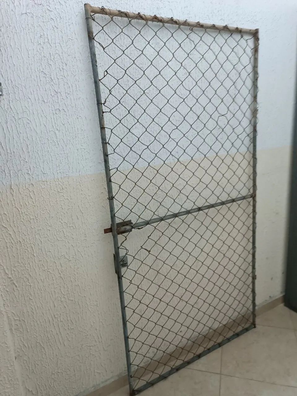 Portão usado....largura 94cm X altura 1.8464288362539265121