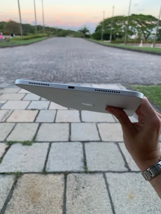 iPad 10ª geração + Capa teclado Logitech Folio Touch Com Trackpad - Foto 6