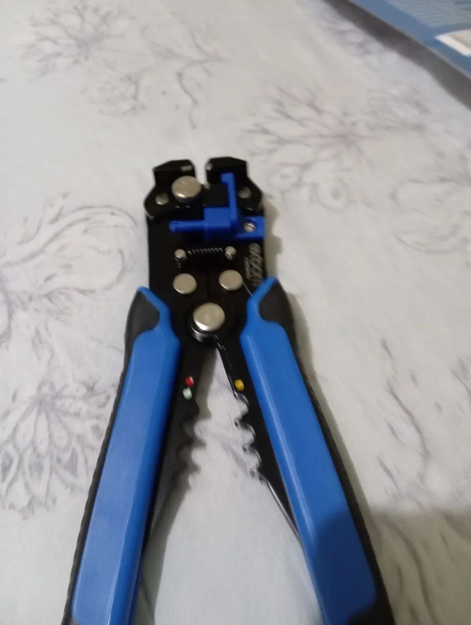 Alicate decapador 5 em 1 lacrado novo sem uso - Foto 3