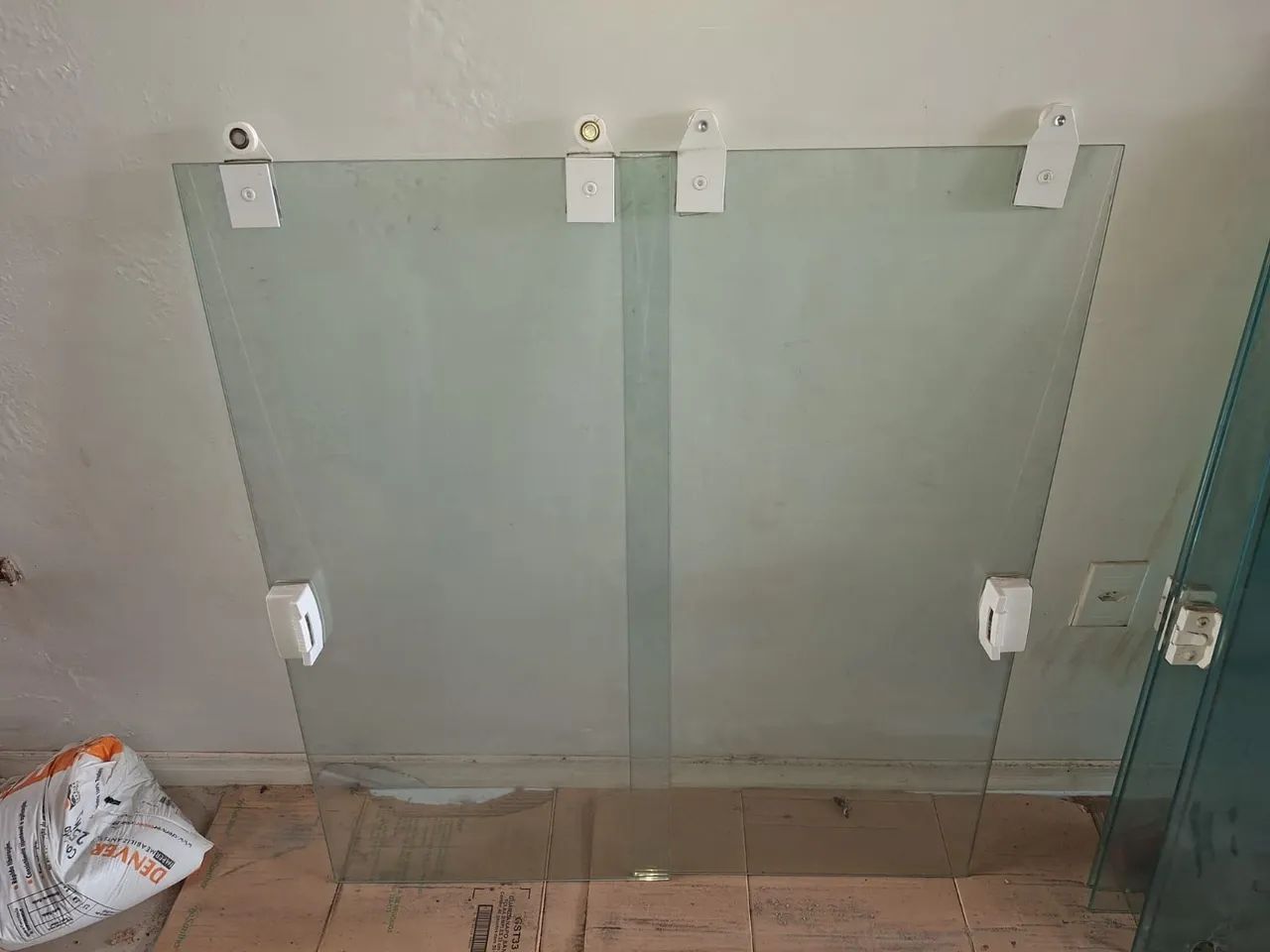 Janela de vidro modelo instaley