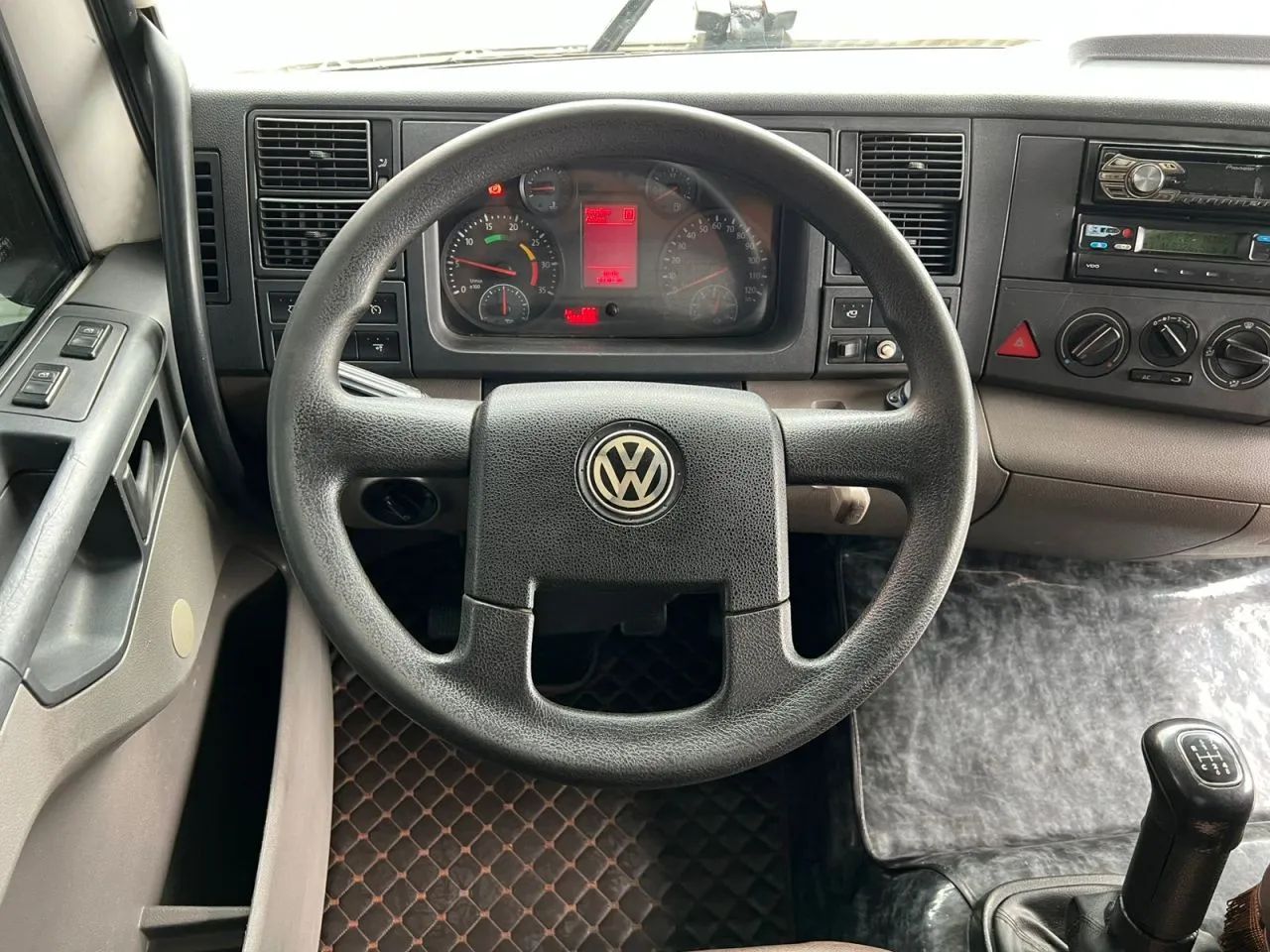  Volkswagen Constellation 24-280 Truck 6x2 Carroceria Frango e Aves  2013 - Foto 9