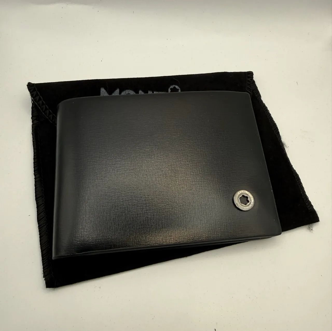 Carteira Masculina Premium em Couro Legítimo Preto | Montblanc Clássico e Sofisticado