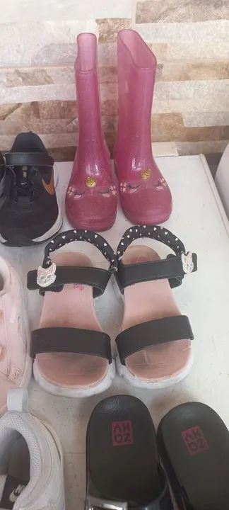Kit com 6 Calçados Infantis - Nike, Havaianas e Outros - Foto 3