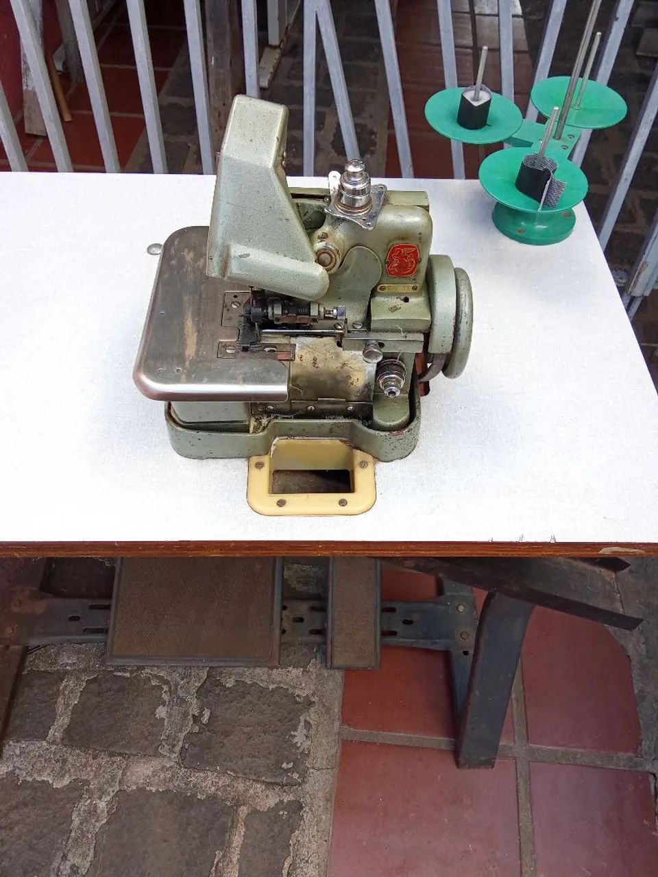 Máquina de Costura Overlock Industrial - Foto 4